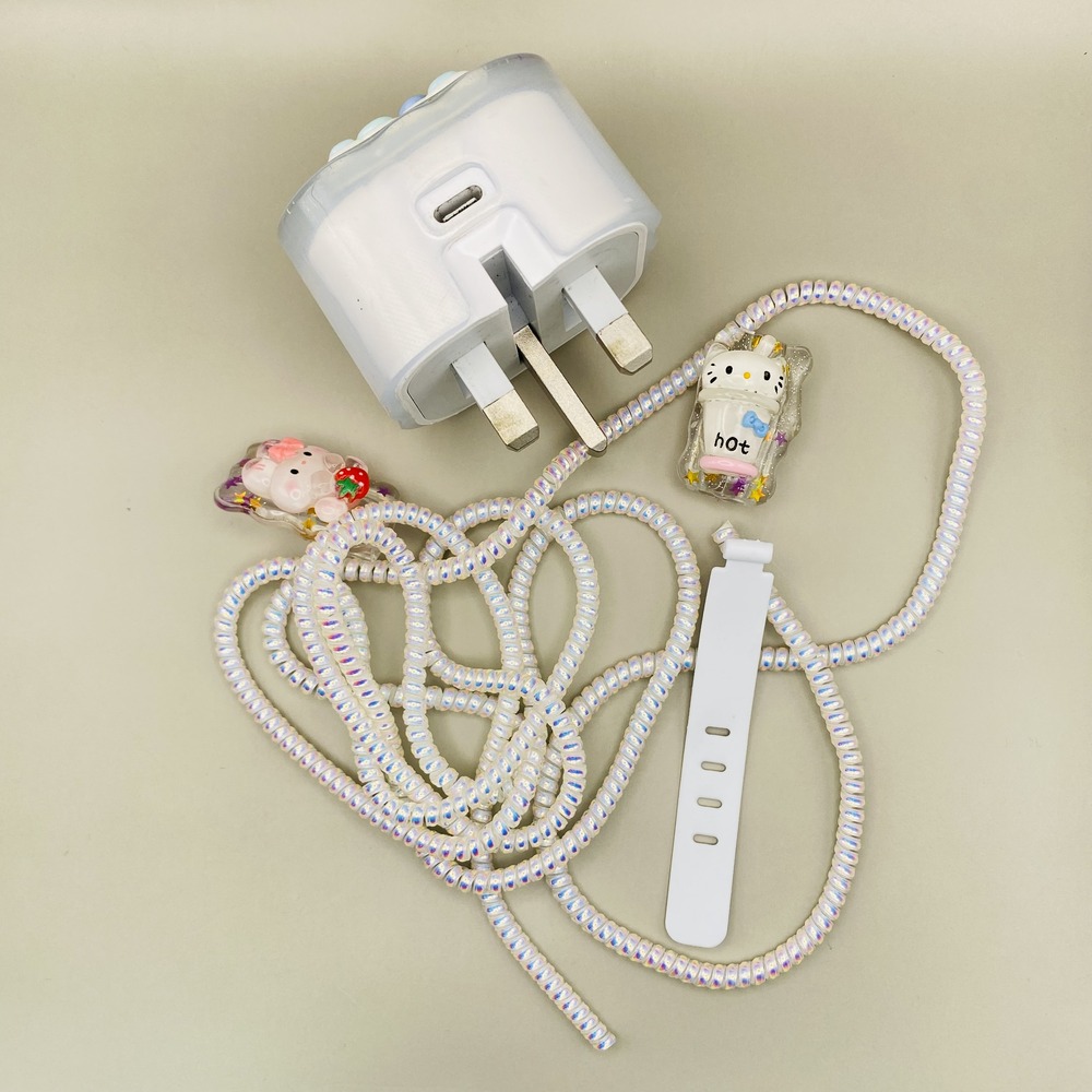 محافظ کابل شارژر عروسکی ایفون 20 وات سلیکونی اورجینال با گارانتی - iPhone Doll Cable Protector 20W Silicon Original - نمای بسته بندی