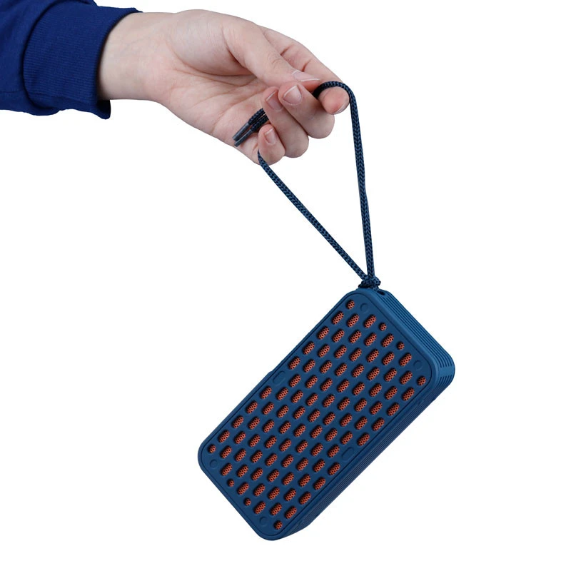 اسپیکر بلوتوث XP-B612G | بلندگوی قابل حمل 20 وات | نور LED ریتمیک | باتری قدرتمند - نمای بسته بندی